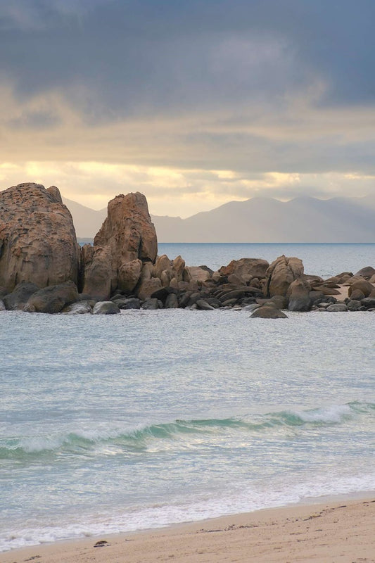 Rising Rocks | Bowen, QLD Australia